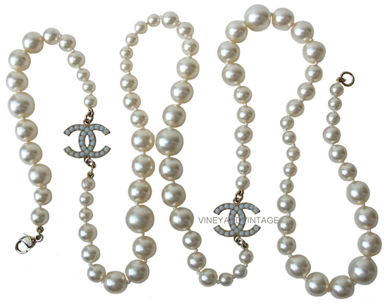 Chanel-vintage-pearl-necklace